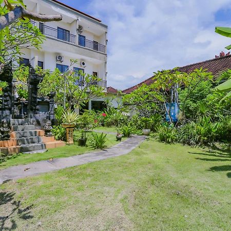 Oyo 4012 Ari Beach Inn Kuta  Luaran gambar