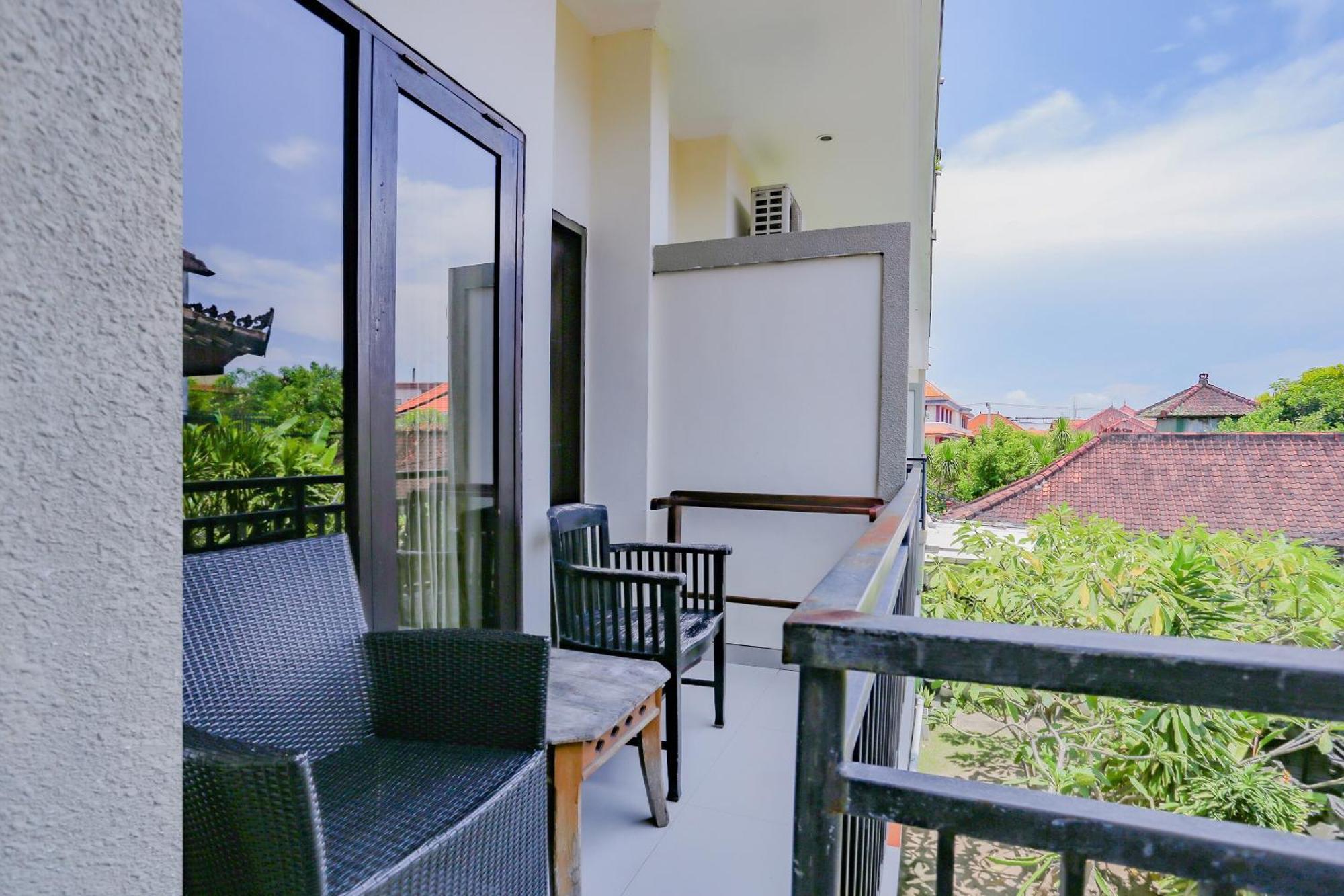 Oyo 4012 Ari Beach Inn Kuta  Luaran gambar
