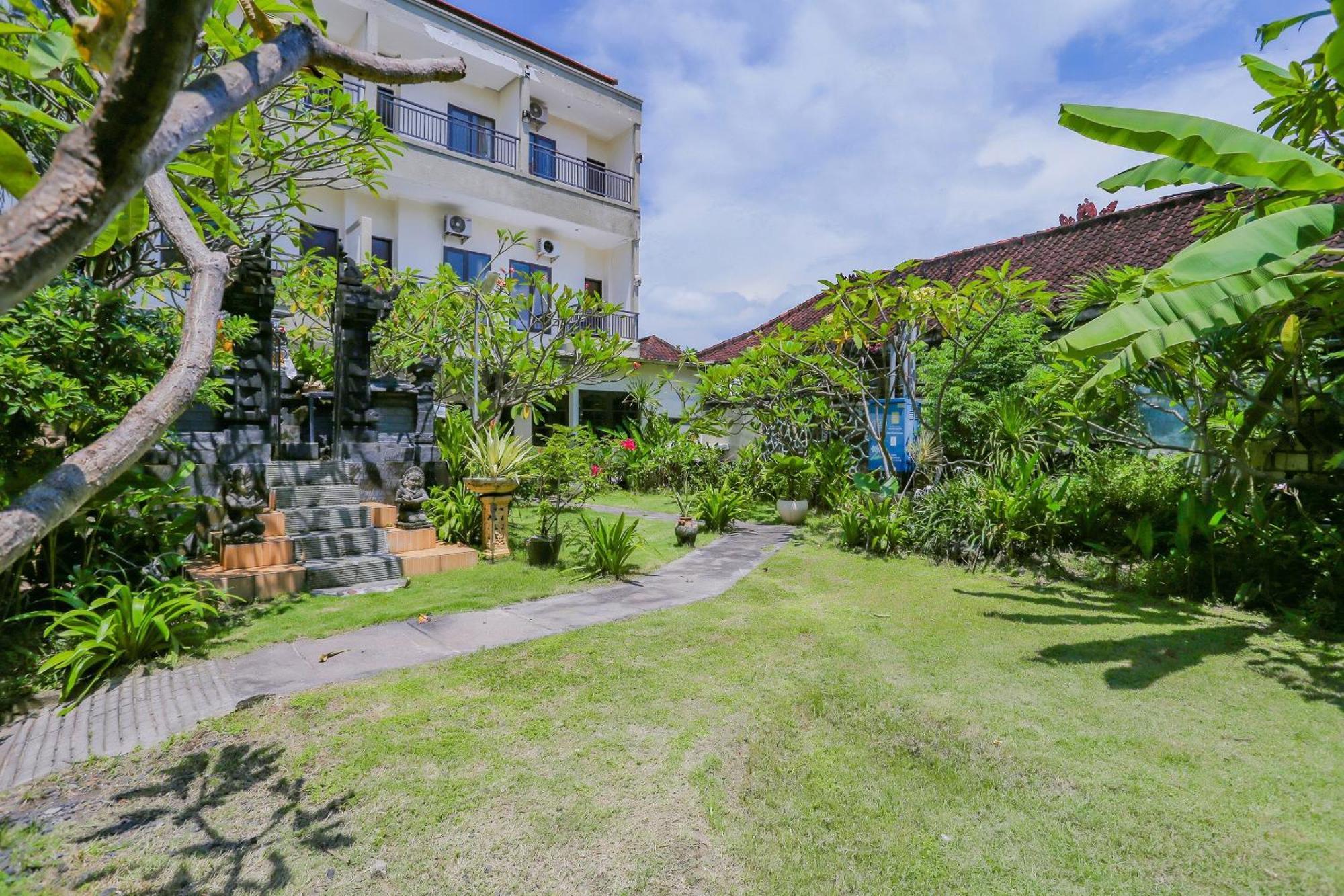Oyo 4012 Ari Beach Inn Kuta  Luaran gambar