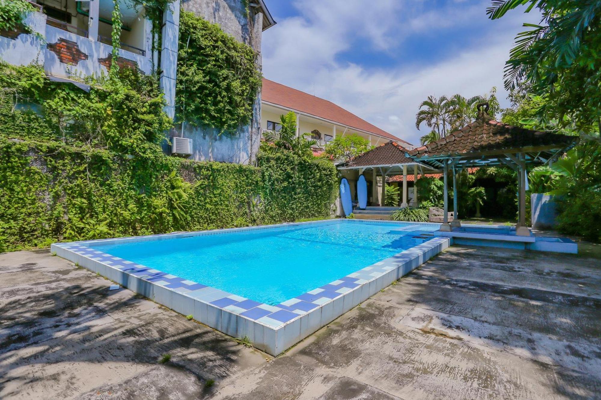 Oyo 4012 Ari Beach Inn Kuta  Luaran gambar