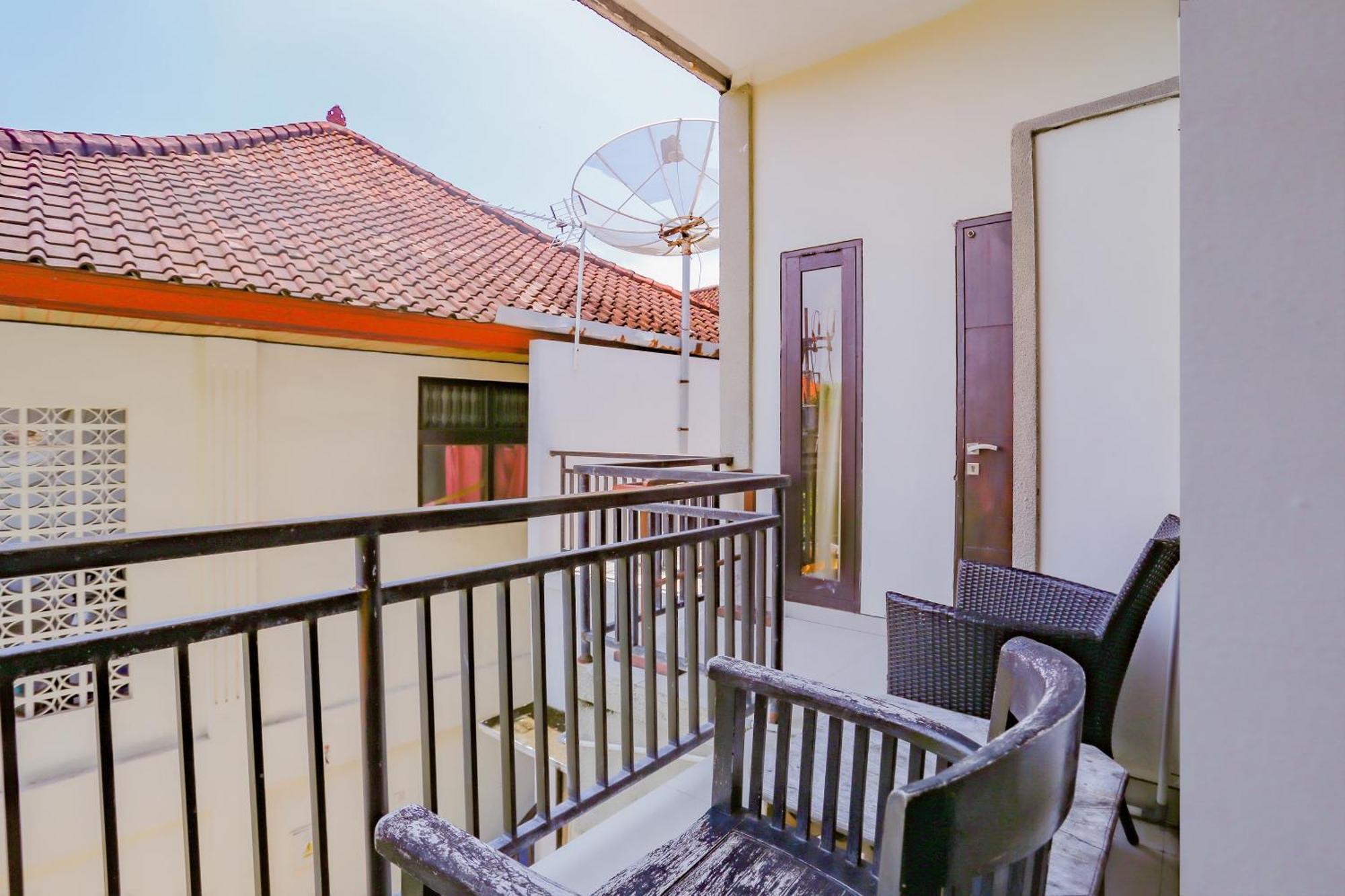 Oyo 4012 Ari Beach Inn Kuta  Luaran gambar