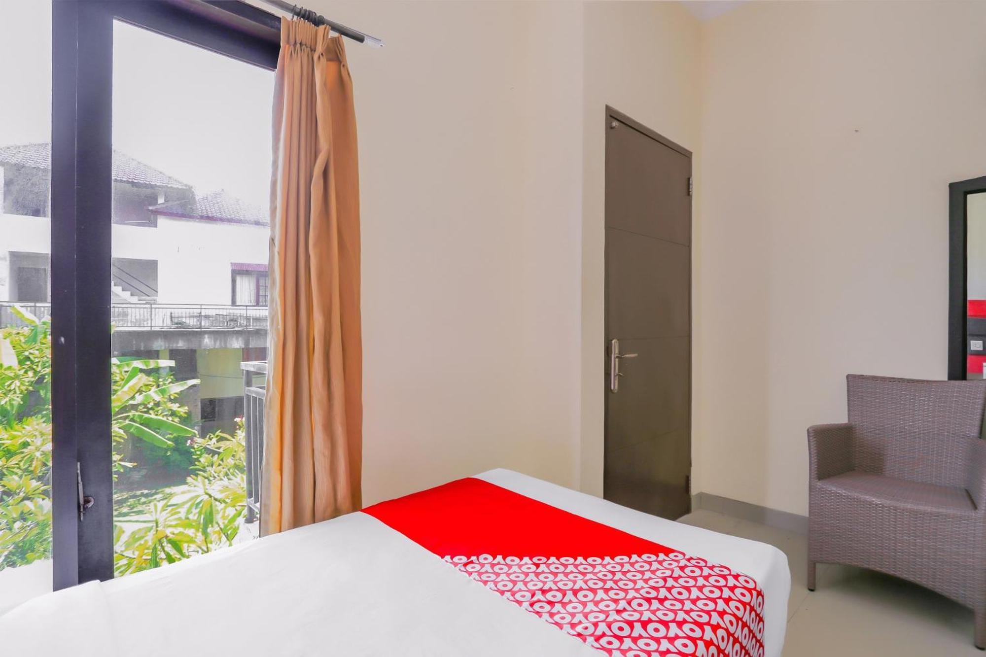 Oyo 4012 Ari Beach Inn Kuta  Luaran gambar