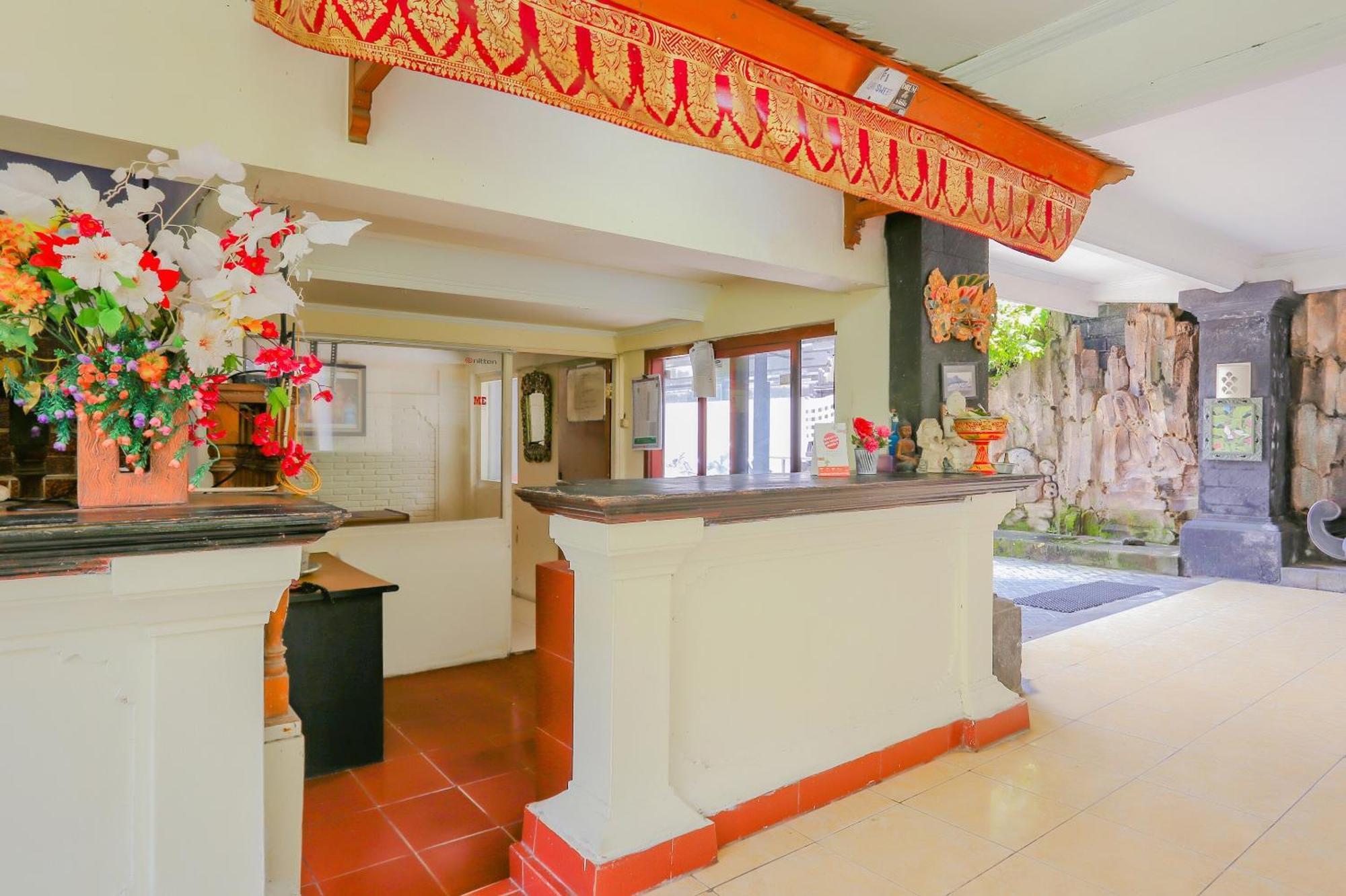 Oyo 4012 Ari Beach Inn Kuta  Luaran gambar